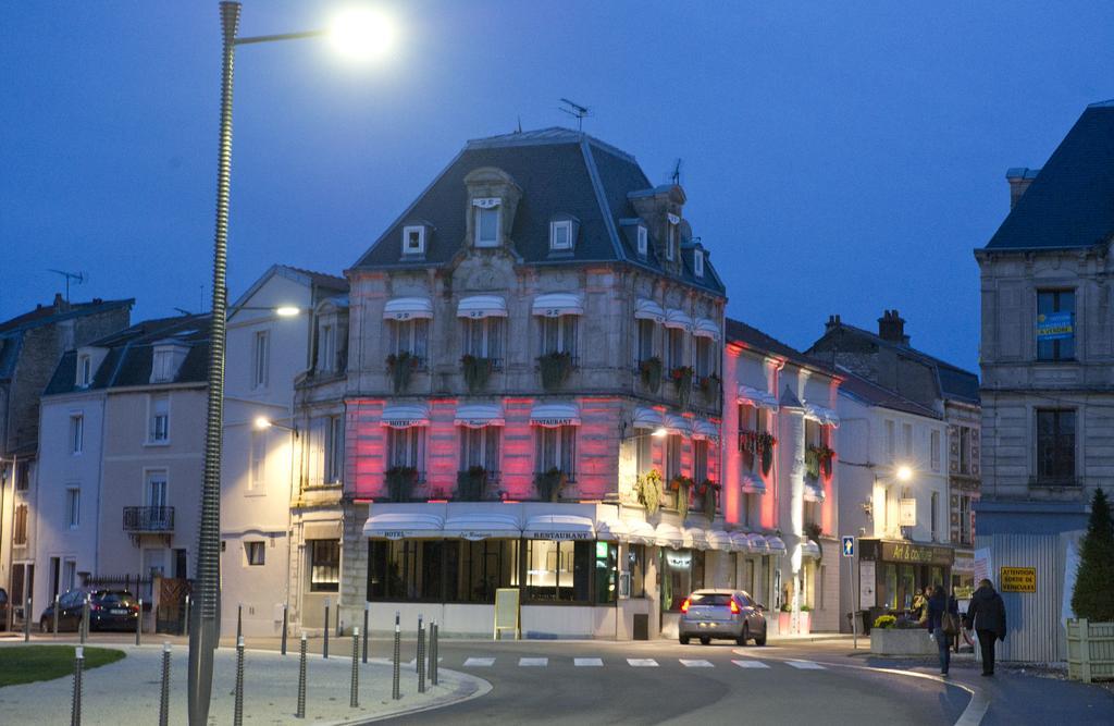 Hotel Restaurant Des Remparts Шомон Екстер'єр фото