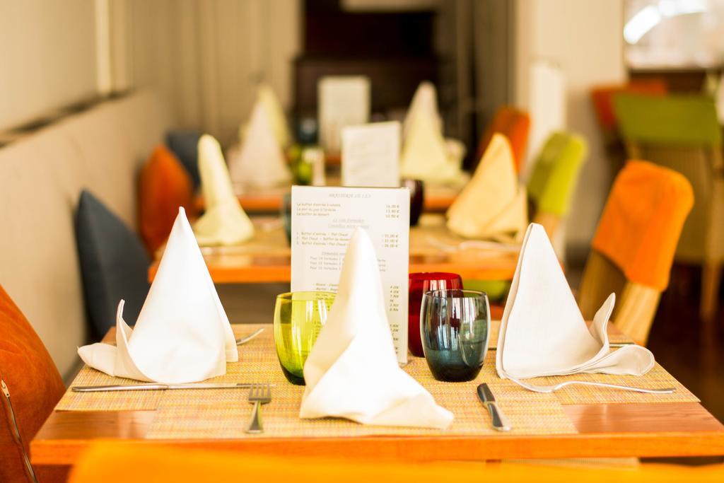 Hotel Restaurant Des Remparts Шомон Екстер'єр фото