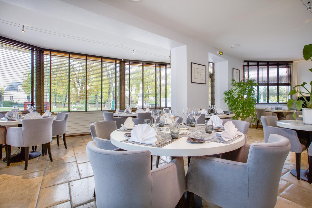 Hotel Restaurant Des Remparts Шомон Екстер'єр фото