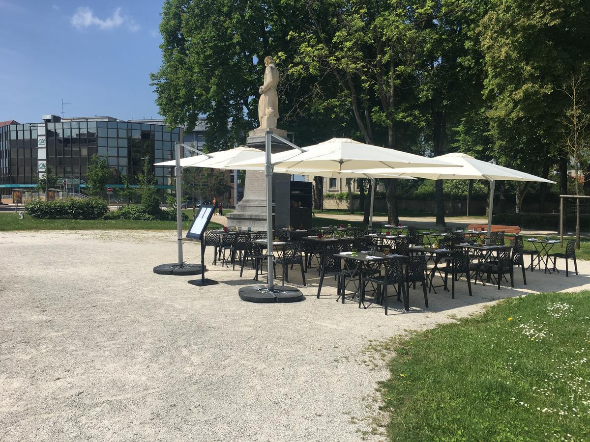 Hotel Restaurant Des Remparts Шомон Екстер'єр фото