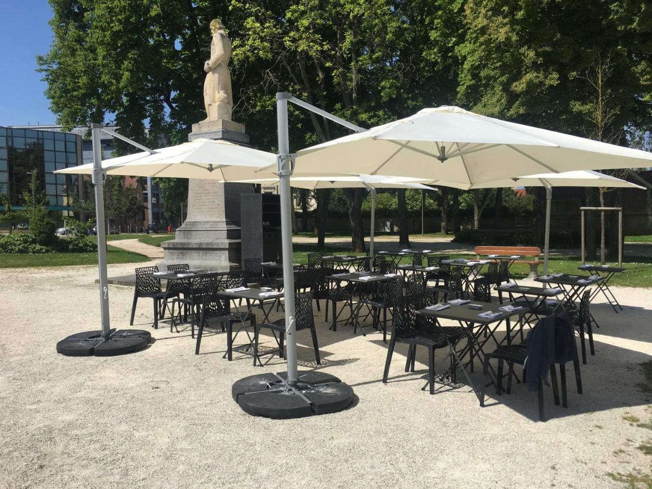 Hotel Restaurant Des Remparts Шомон Екстер'єр фото